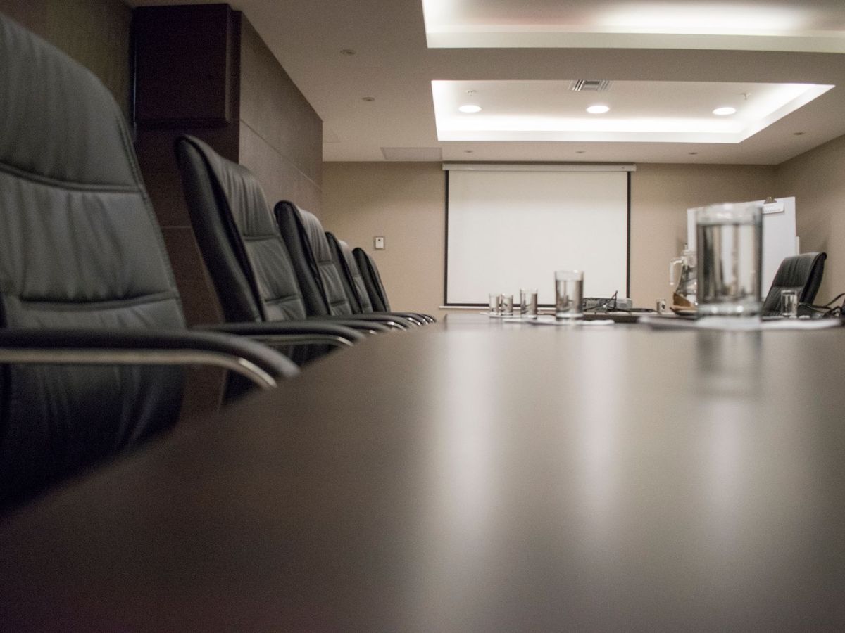 Bebek Boardroom